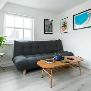 One-bedroom, 99 Steps To The Sea Apartment Brighton